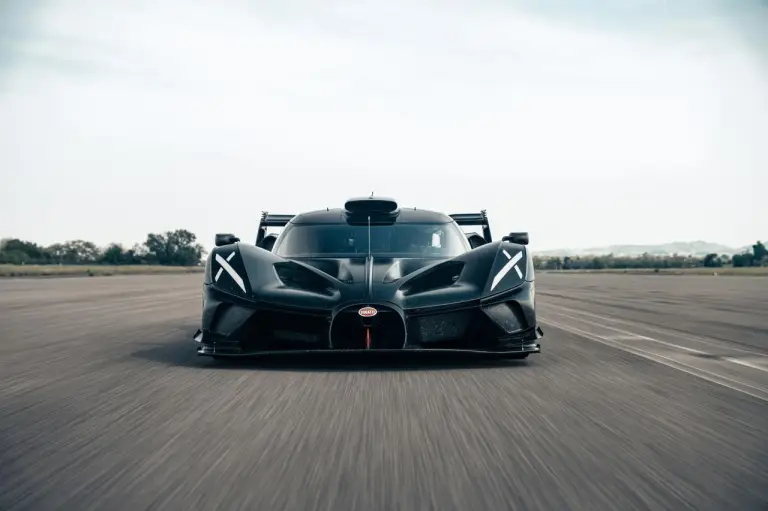 Bugatti Bolide test in pista - 2