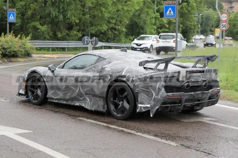 Ferrari SF90 LM - Foto Spia 02-06-2023 - 10