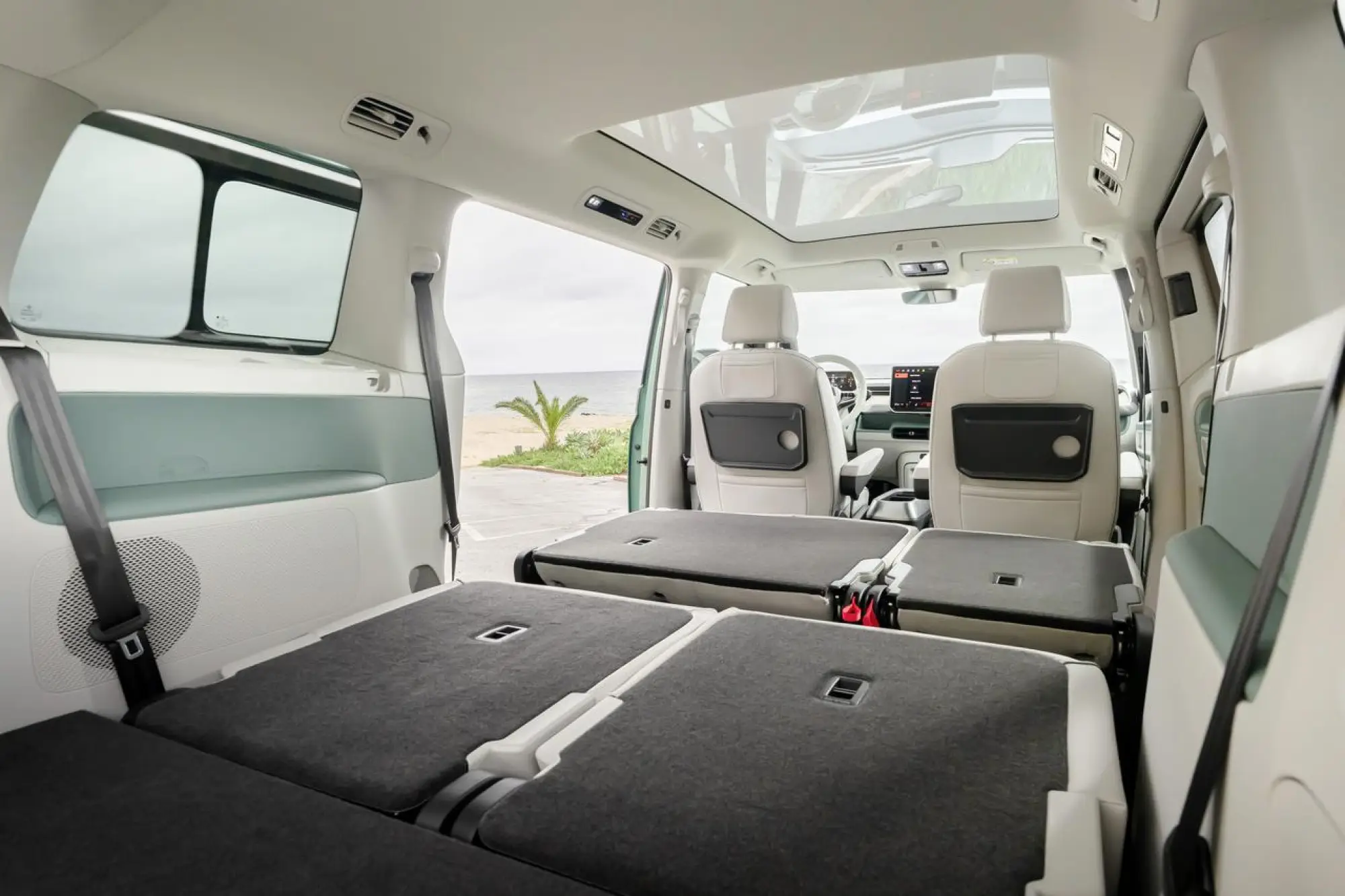 Volkswagen ID. Buzz a tre file - 20
