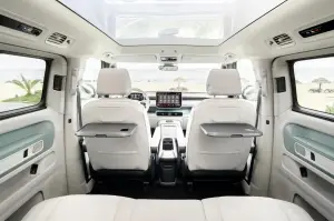 Volkswagen ID. Buzz a tre file - 4