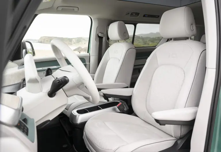 Volkswagen ID. Buzz a tre file - 3