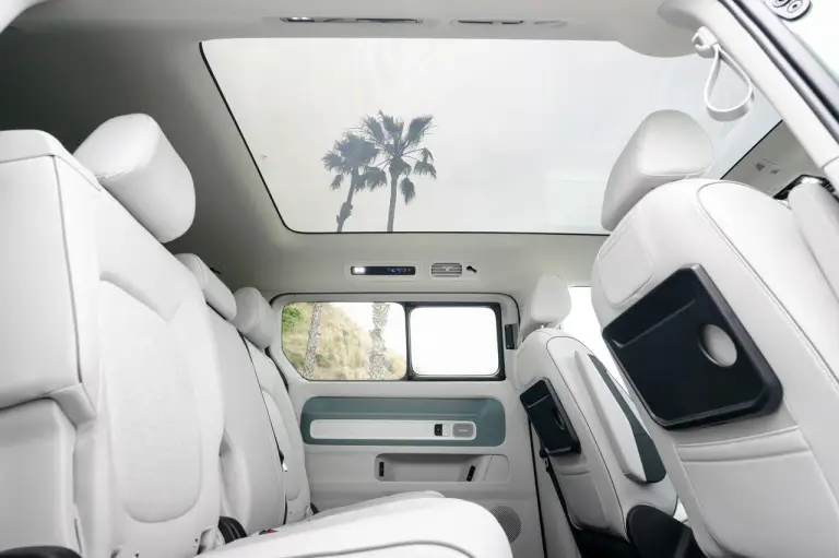 Volkswagen ID. Buzz a tre file - 6