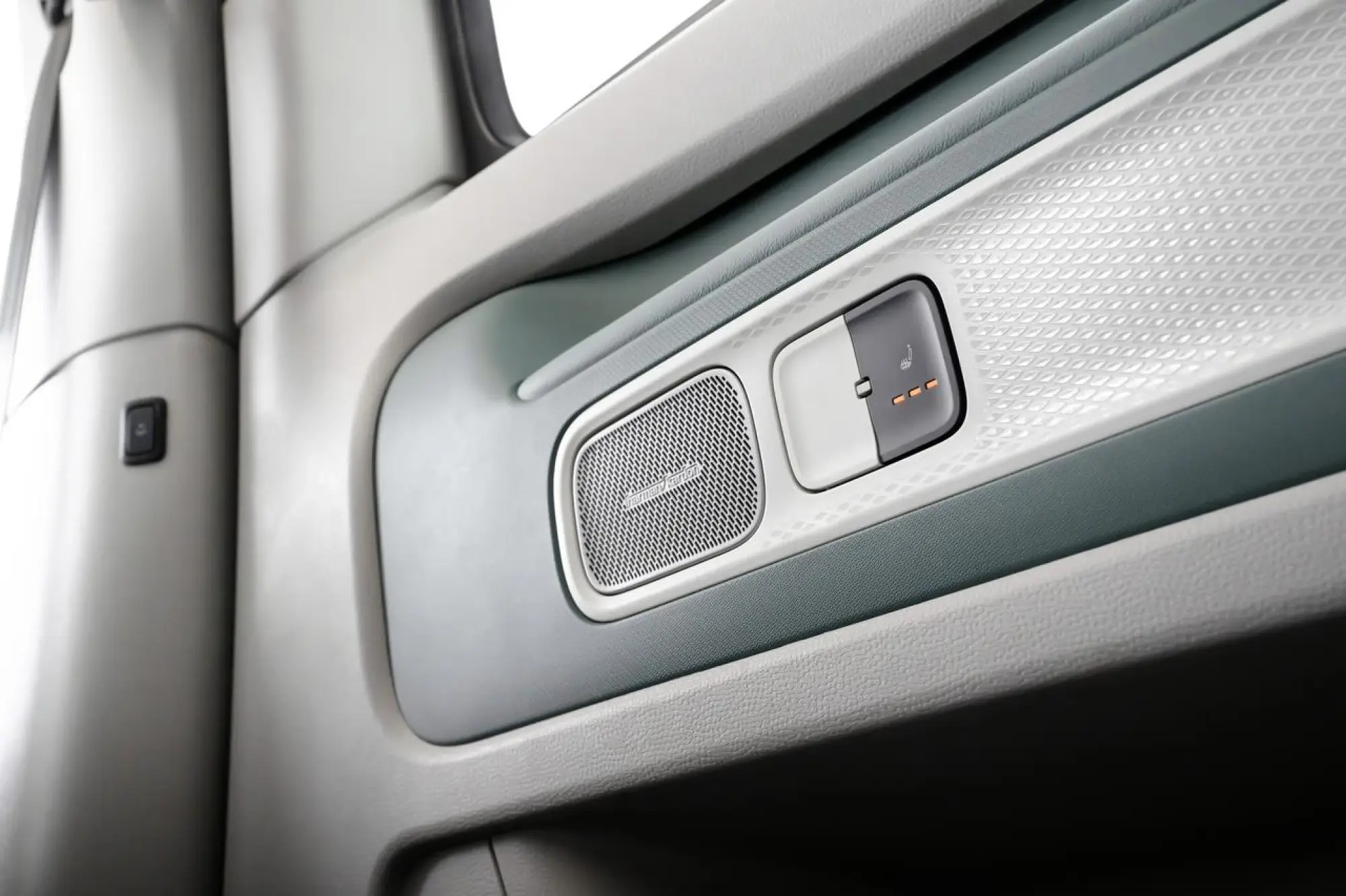 Volkswagen ID. Buzz a tre file - 11