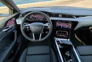 Audi SQ8 e-tron 2023 - Primo contatto - 12