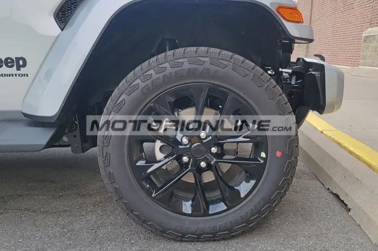 Jeep Gladiator - Foto spia 6-6-2023 - 8