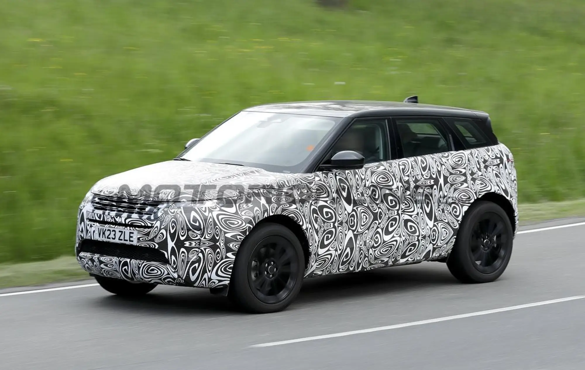 Range Rover Evoque 2024 - Foto spia 06-06-2023 - 15