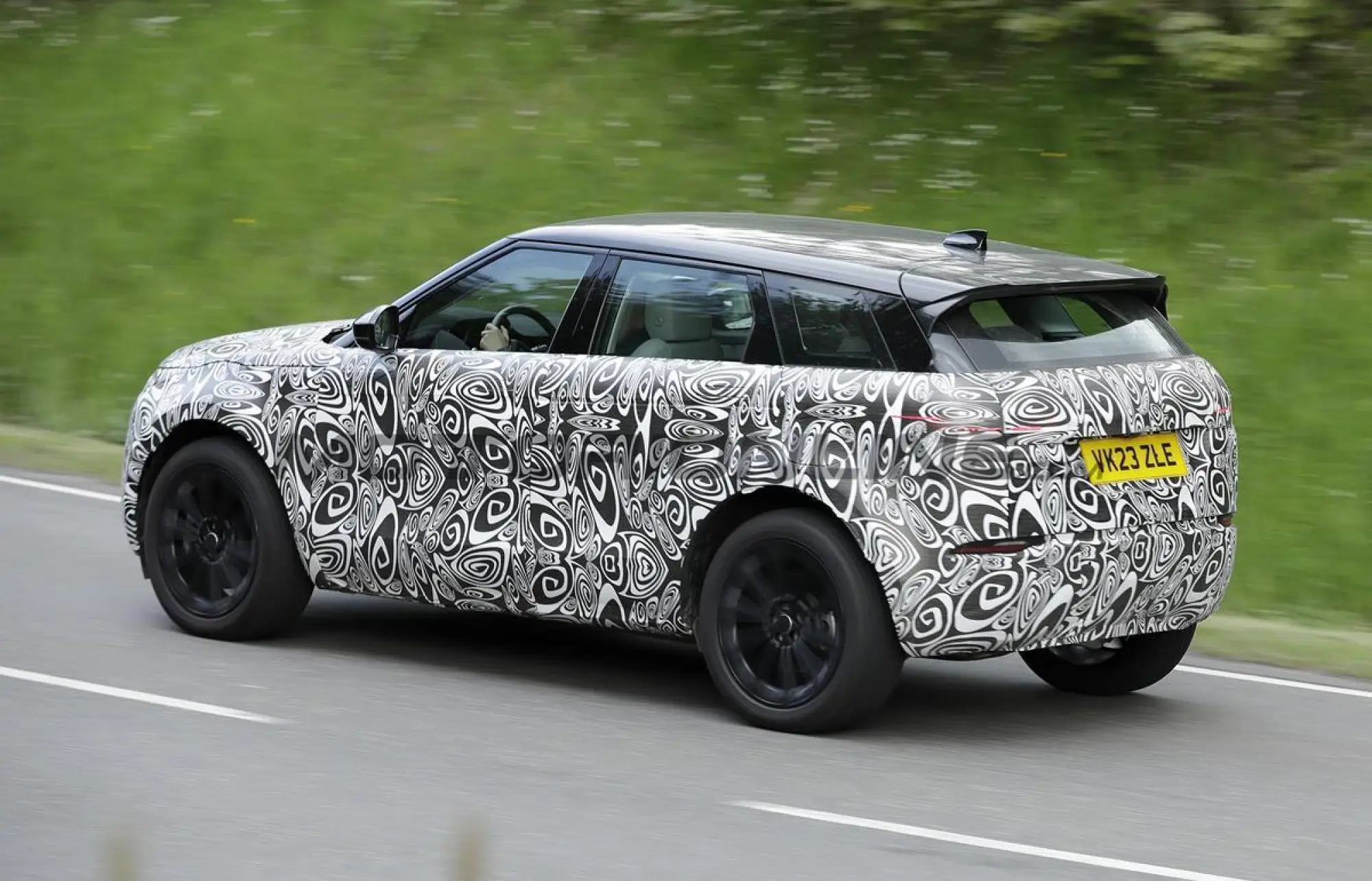 Range Rover Evoque 2024 - Foto spia 06-06-2023 - 4
