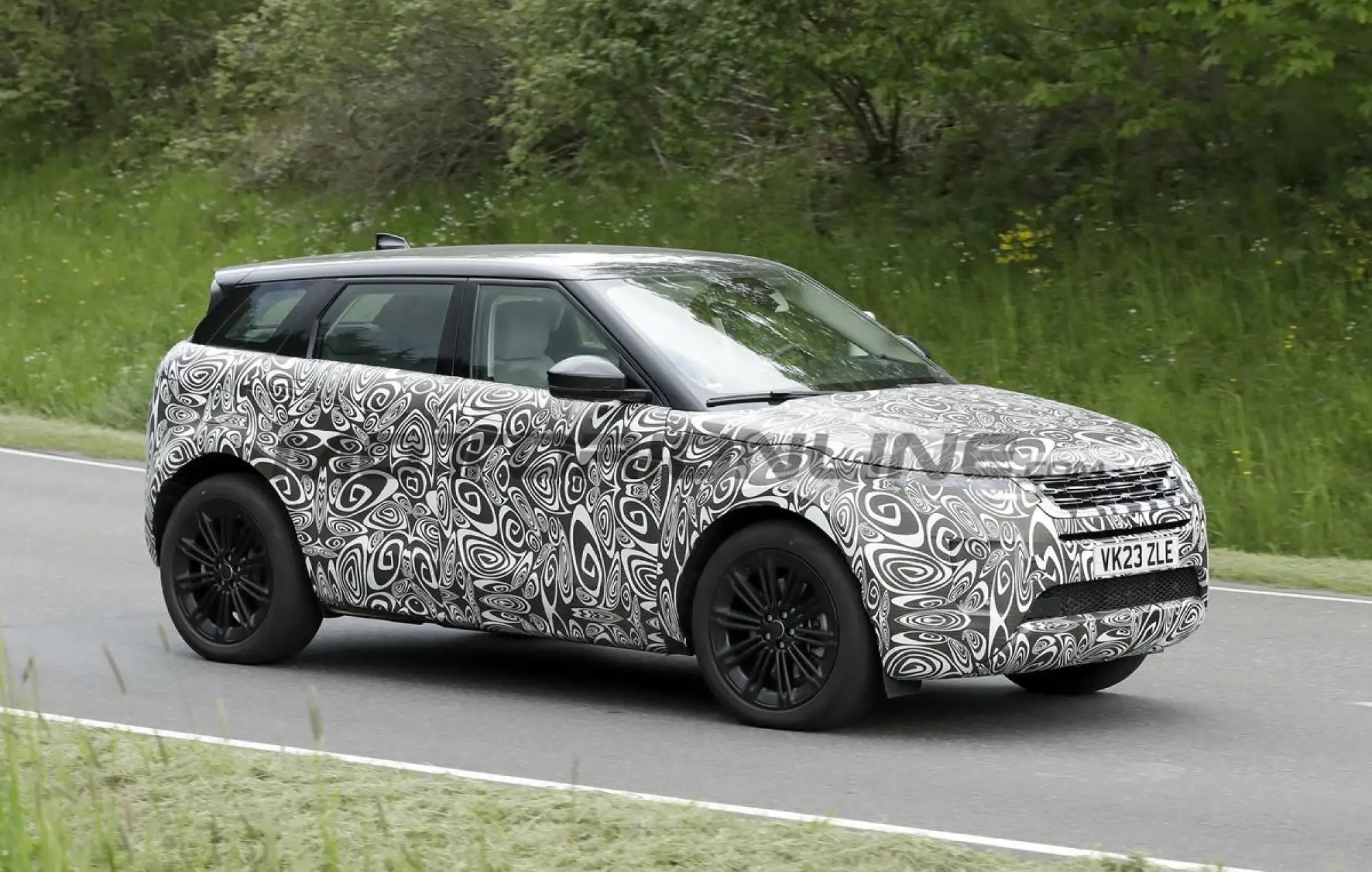 Range Rover Evoque 2024 - Foto spia 06-06-2023 - 9