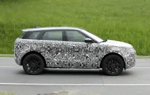 Range Rover Evoque 2024 - Foto spia 06-06-2023