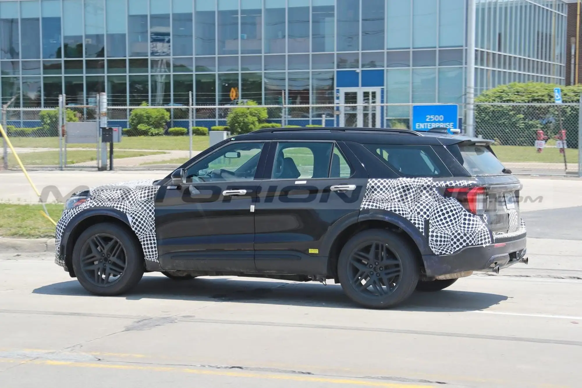 Ford Explorer Limited 2024 - Foto Spia 09-06-2023 - 12
