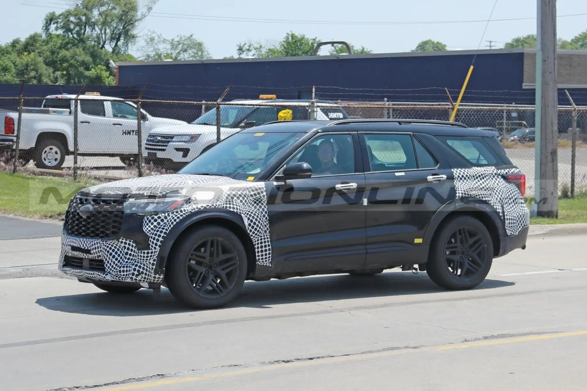 Ford Explorer Limited 2024 - Foto Spia 09-06-2023 - 6