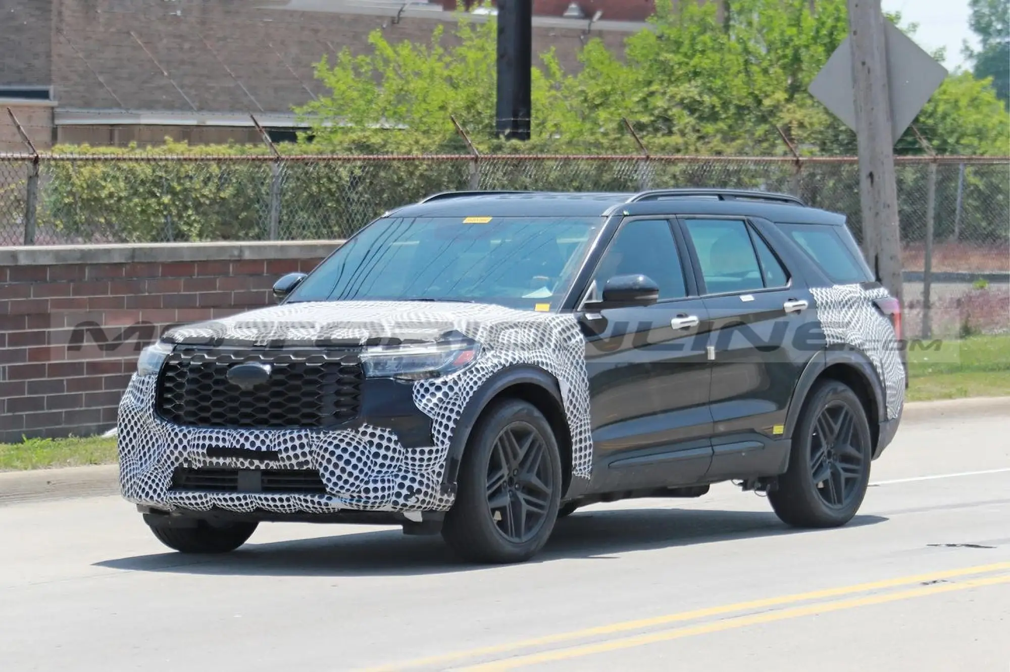 Ford Explorer Limited 2024 - Foto Spia 09-06-2023 - 5