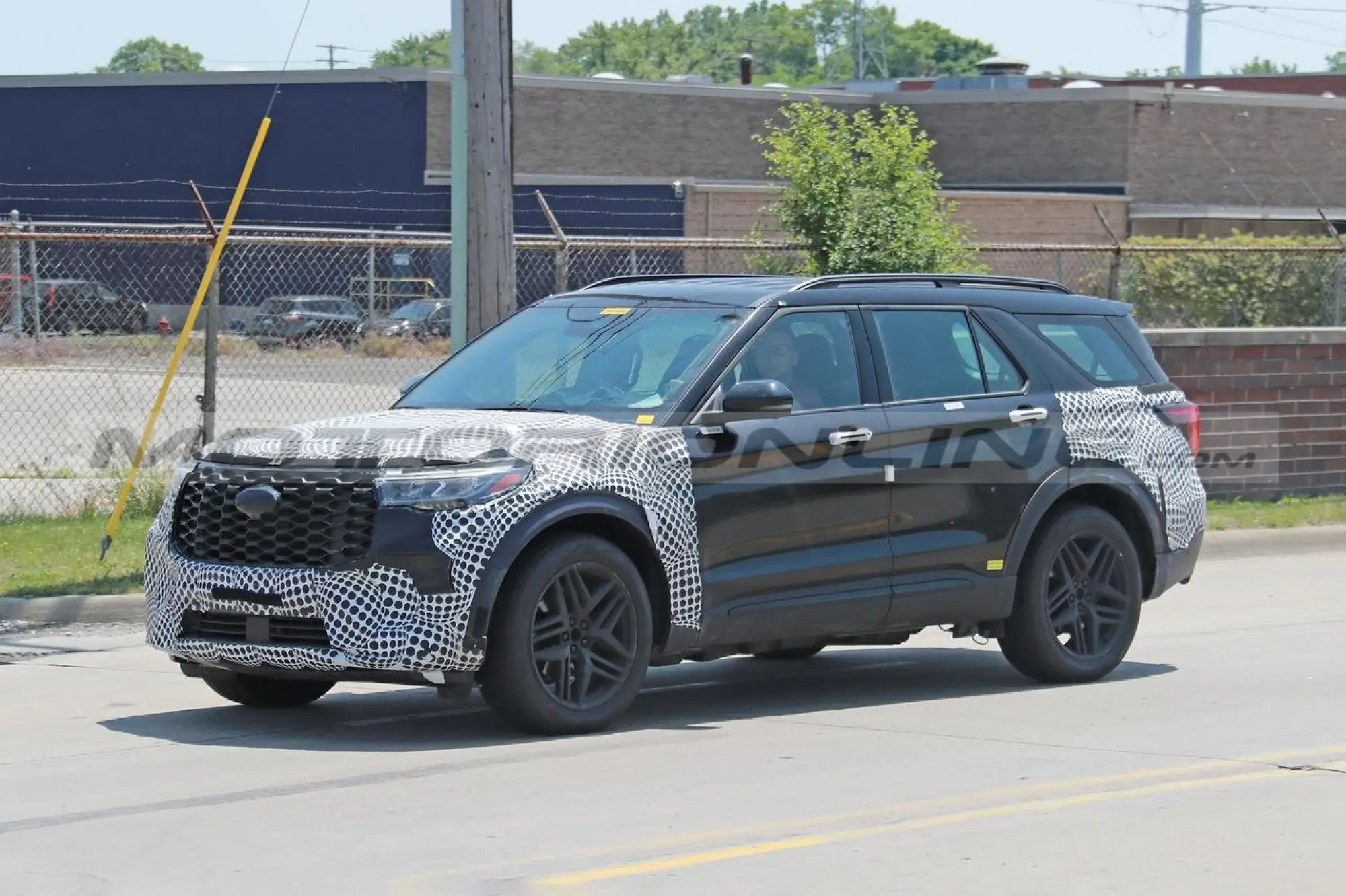 Ford Explorer Limited 2024 - Foto Spia 09-06-2023 - 1