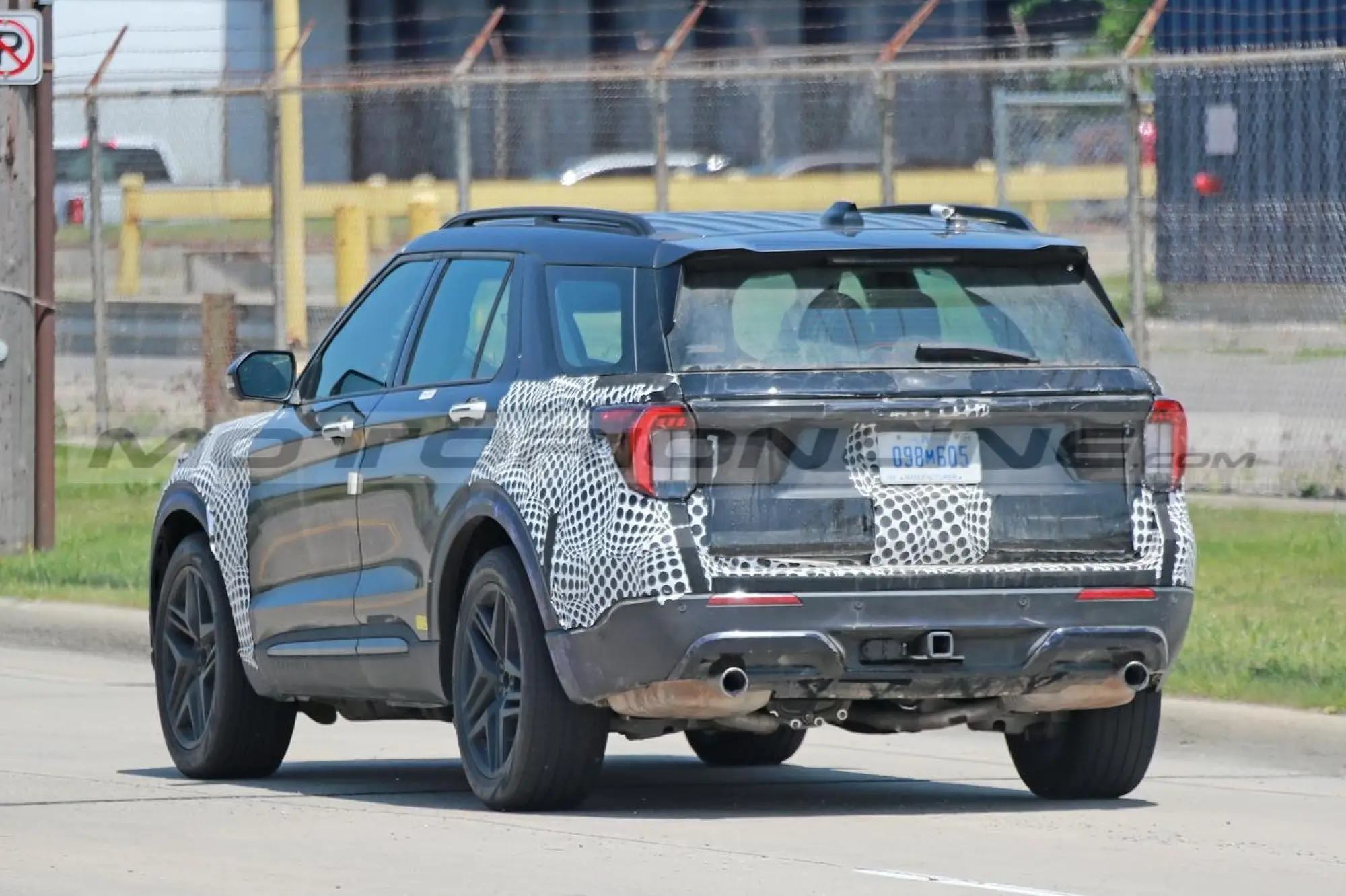 Ford Explorer Limited 2024 - Foto Spia 09-06-2023 - 10
