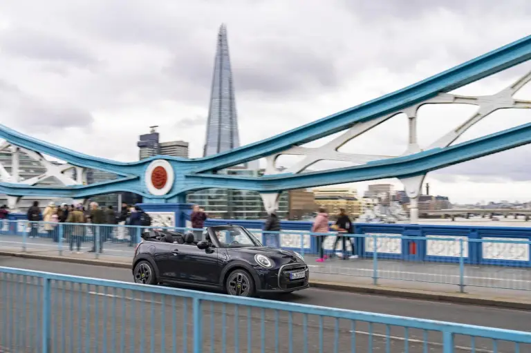 Mini Cooper SE Cabrio Londra - 34