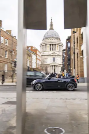 Mini Cooper SE Cabrio Londra