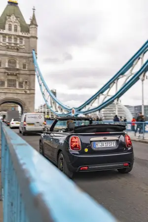 Mini Cooper SE Cabrio Londra - 32