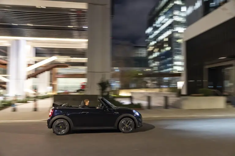 Mini Cooper SE Cabrio Londra - 55