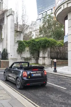 Mini Cooper SE Cabrio Londra - 4