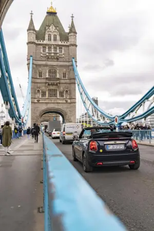 Mini Cooper SE Cabrio Londra - 31