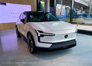 Volvo EX30 - Foto dal vivo - 4