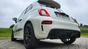 Abarth 695 Competizione 2023: come va