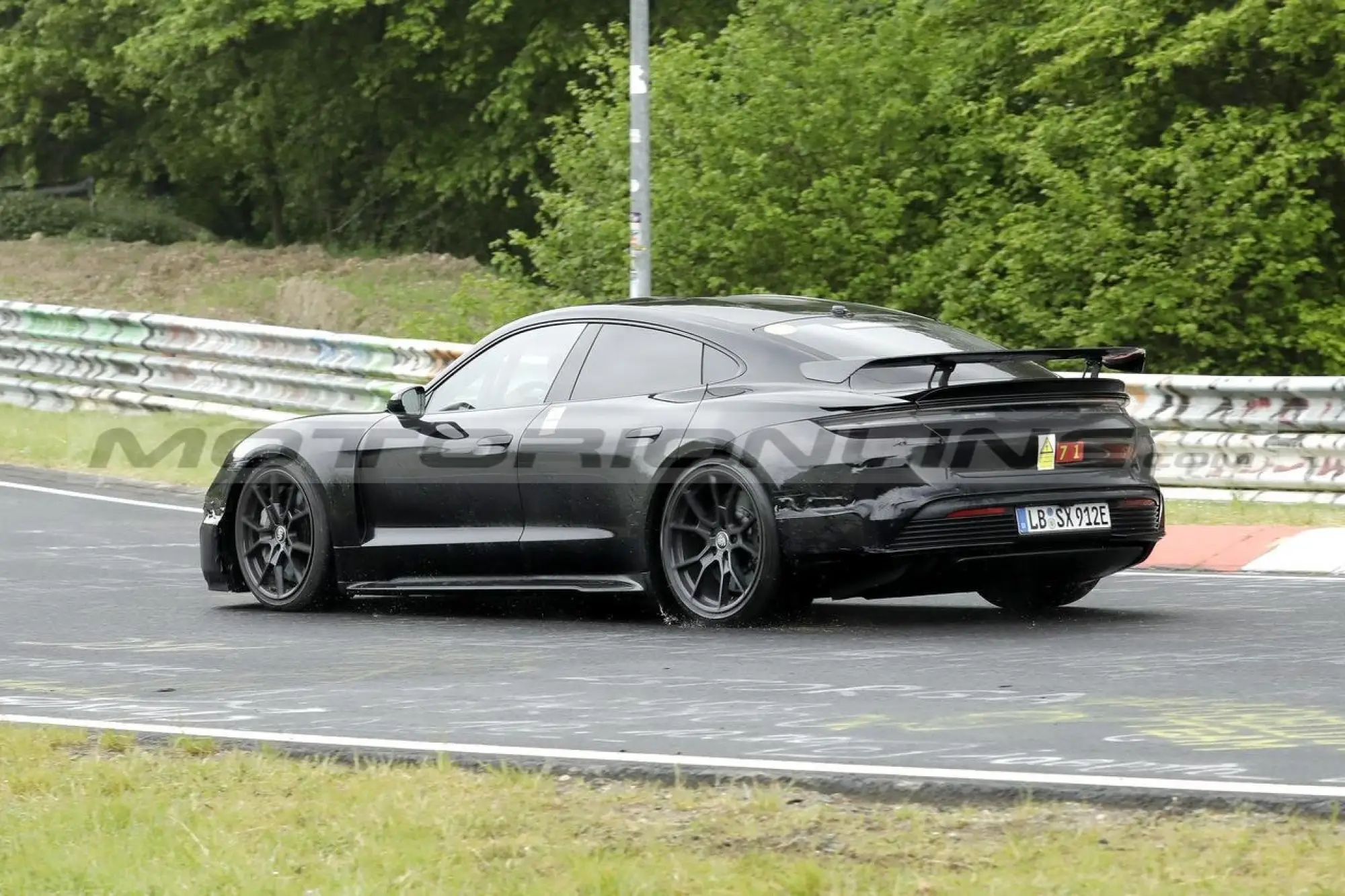 Porsche Taycan GT - Foto Spia 13-06-2023 - 10