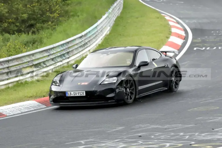 Porsche Taycan GT - Foto Spia 13-06-2023 - 2