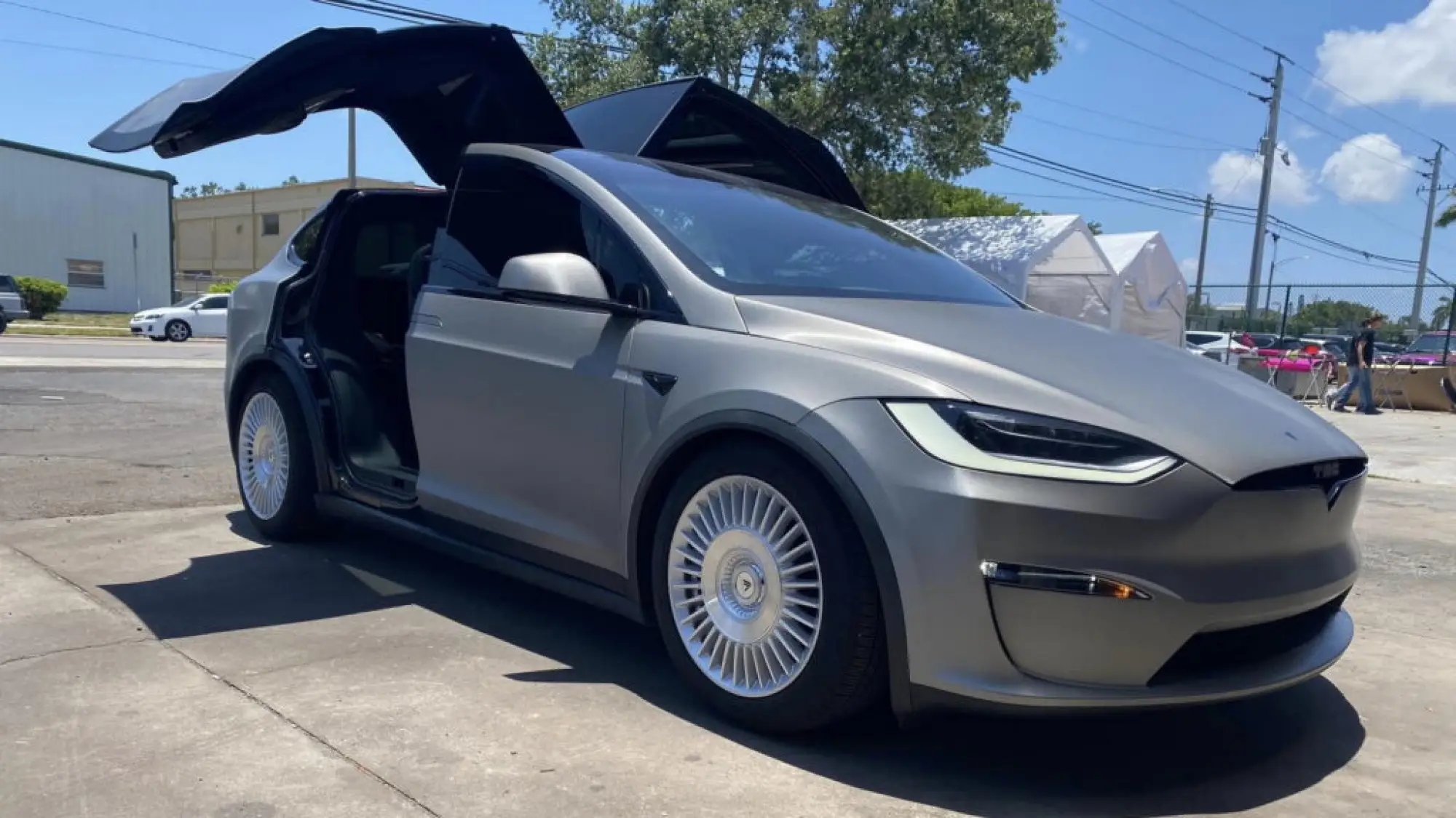 Tesla Model X - Tuning macchina del tempo - 10