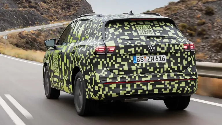 Volkswagen Tiguan 2024 prototipo teaser - 39