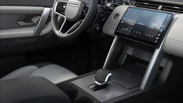 Land Rover Discovery Sport 2024 - 1