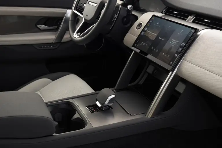 Land Rover Discovery Sport 2024 - 3