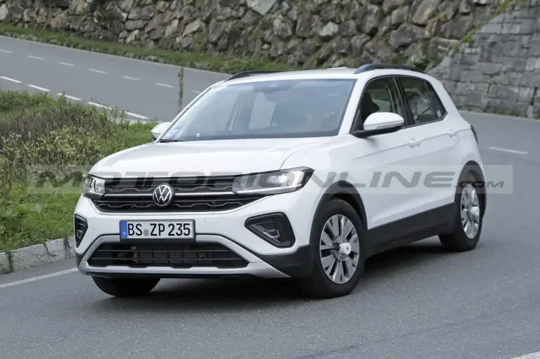 Volkswagen T-Cross 2024 - Foto Spia 15-06-2023 - 8