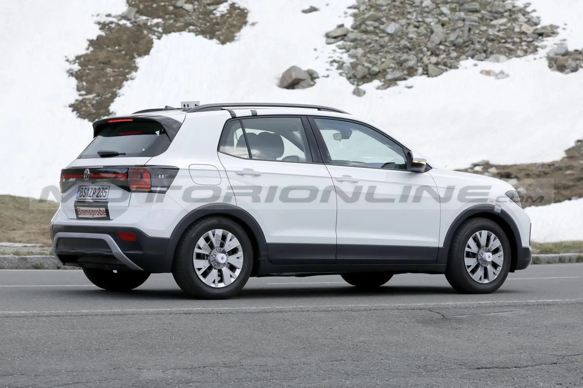 Volkswagen T-Cross 2024 - Foto Spia 15-06-2023 - 5