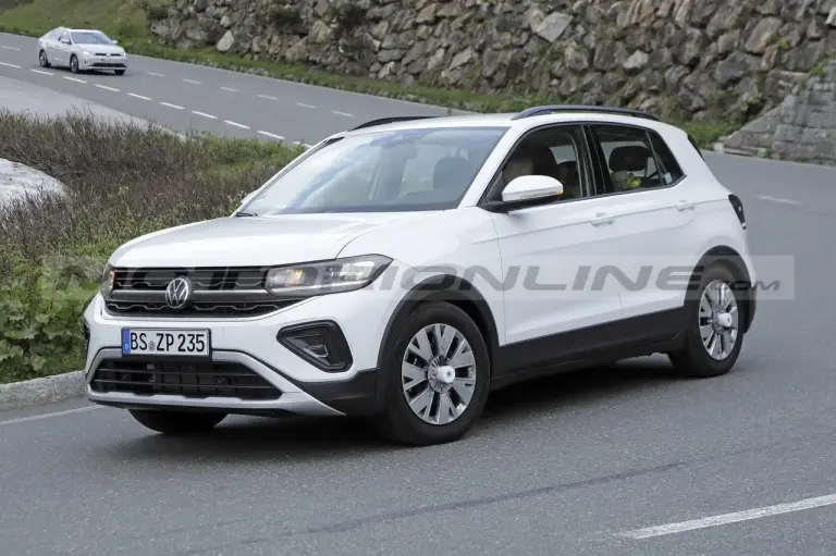 Volkswagen T-Cross 2024 - Foto Spia 15-06-2023 - 7