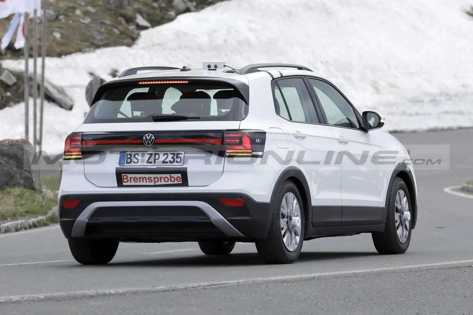 Volkswagen T-Cross 2024 - Foto Spia 15-06-2023 - 4