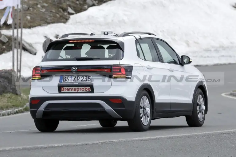 Volkswagen T-Cross 2024 - Foto Spia 15-06-2023 - 4