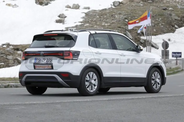 Volkswagen T-Cross 2024 - Foto Spia 15-06-2023 - 15