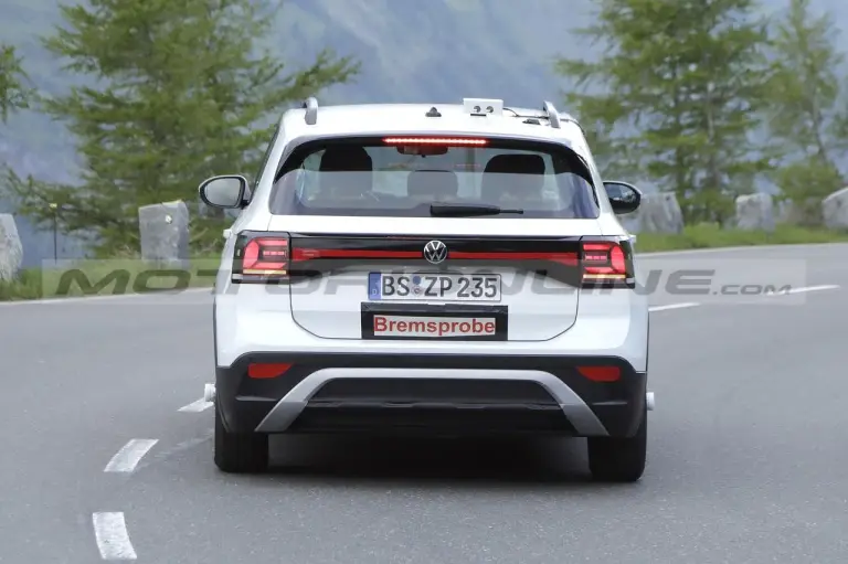 Volkswagen T-Cross 2024 - Foto Spia 15-06-2023 - 17