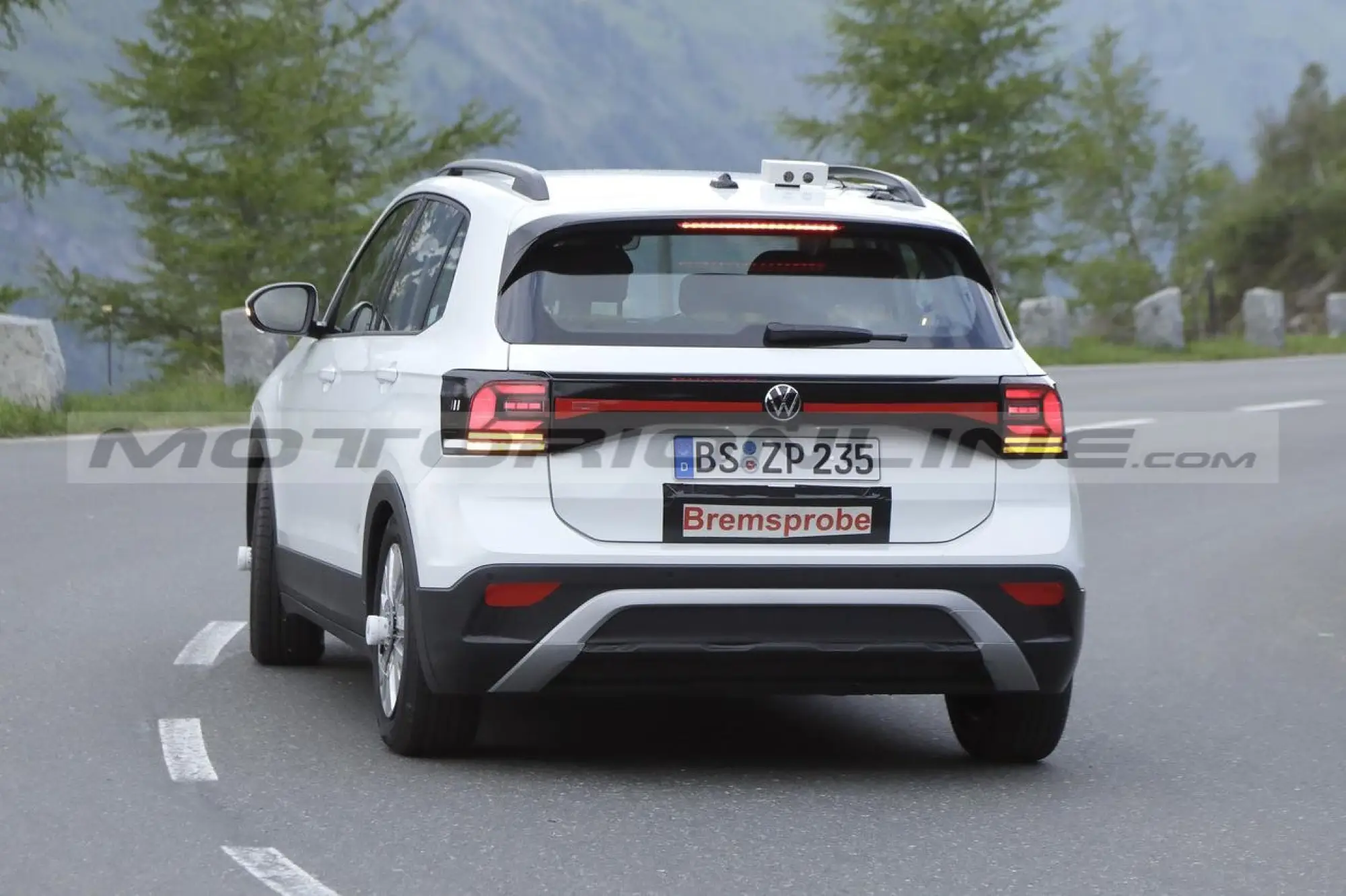 Volkswagen T-Cross 2024 - Foto Spia 15-06-2023 - 14