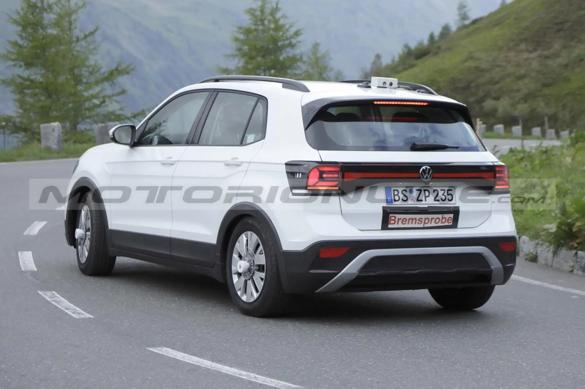 Volkswagen T-Cross 2024 - Foto Spia 15-06-2023 - 16