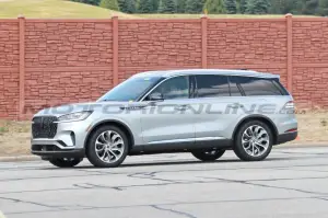 Lincoln Aviator 2024 - Foto Spia 17-06-2023