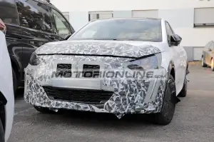 Peugeot 208 - Foto spia 21-6-2023
