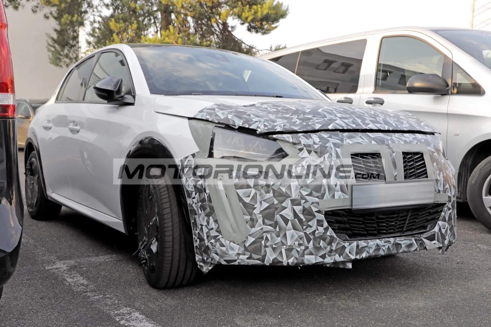 Peugeot 208 - Foto spia 21-6-2023 - 2