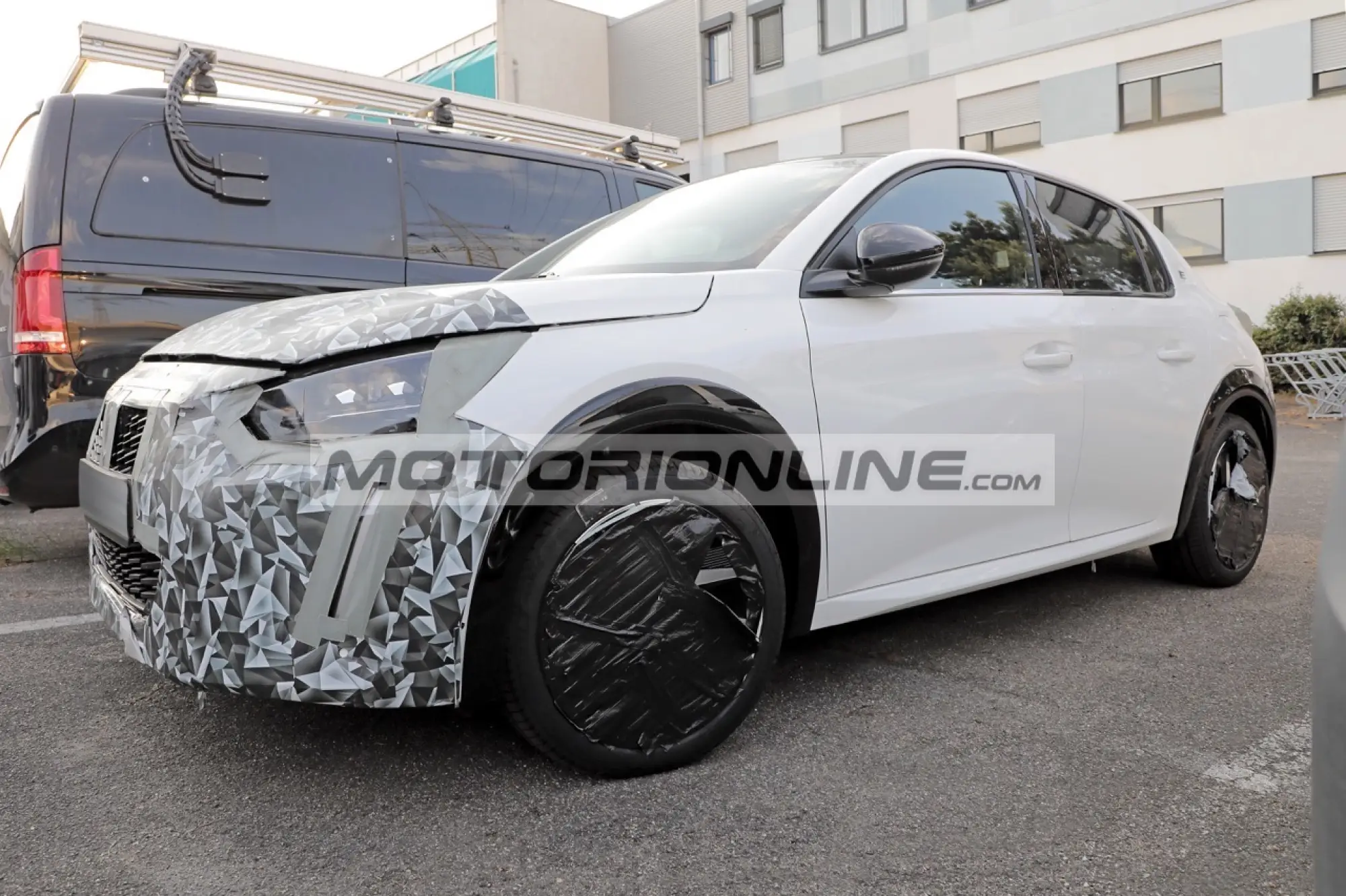 Peugeot 208 - Foto spia 21-6-2023 - 5