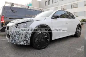 Peugeot 208 - Foto spia 21-6-2023