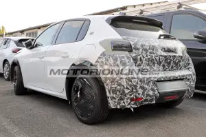 Peugeot 208 - Foto spia 21-6-2023