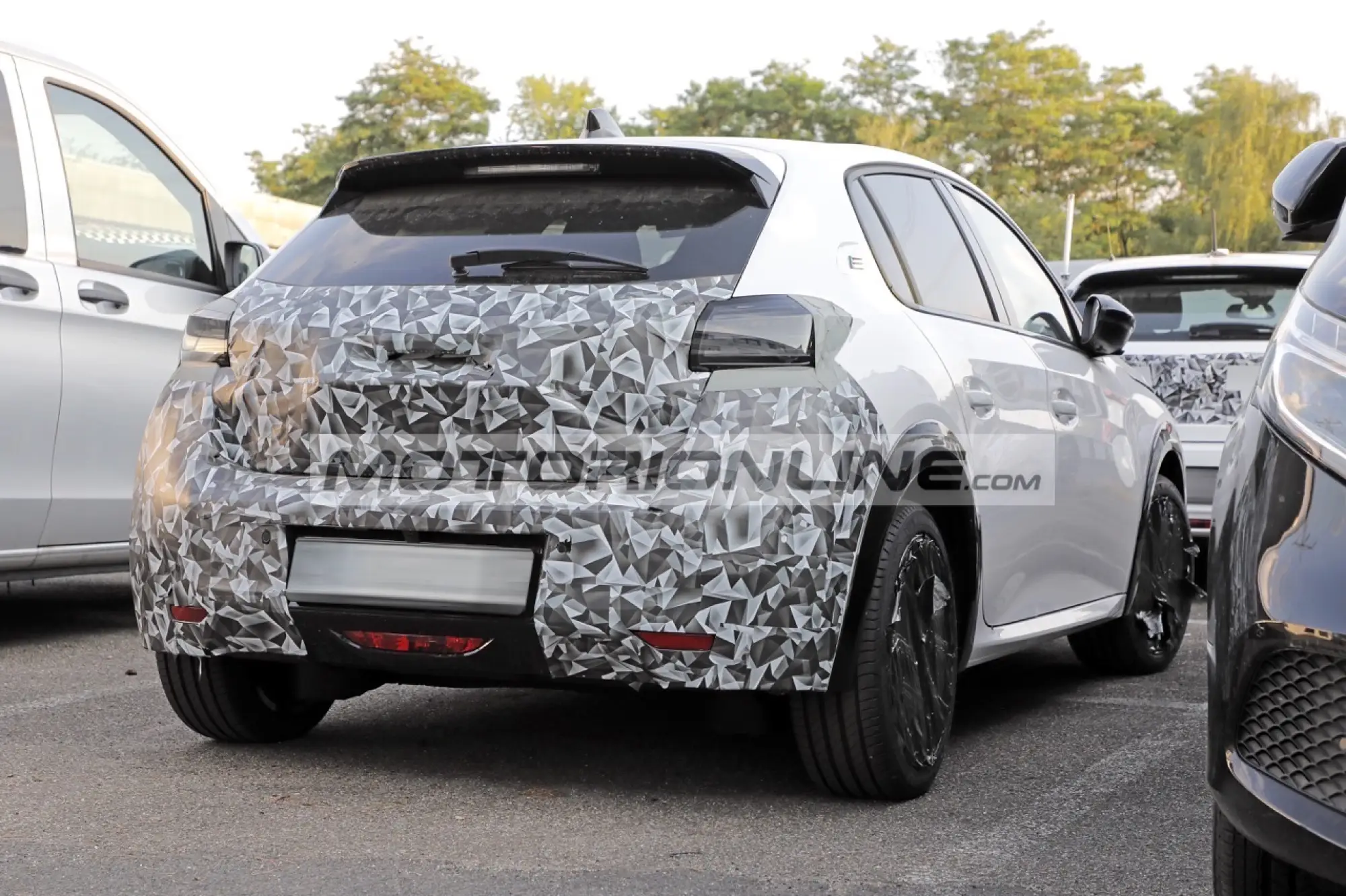 Peugeot 208 - Foto spia 21-6-2023 - 4