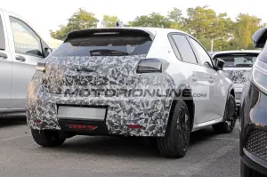 Peugeot 208 - Foto spia 21-6-2023