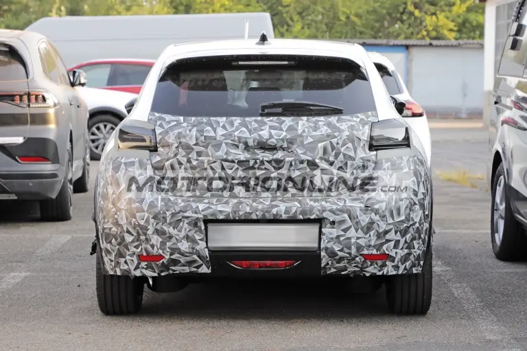 Peugeot 208 - Foto spia 21-6-2023 - 7